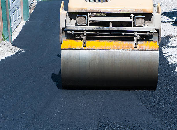 Best Asphalt Driveway Installation  in Mariemont, OH